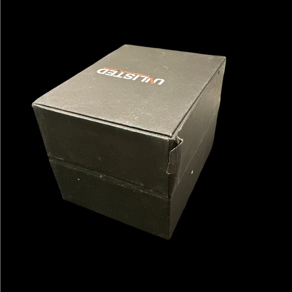 Unlisted By Kenneth Cole Men’s Watch - Picture 4 of 4